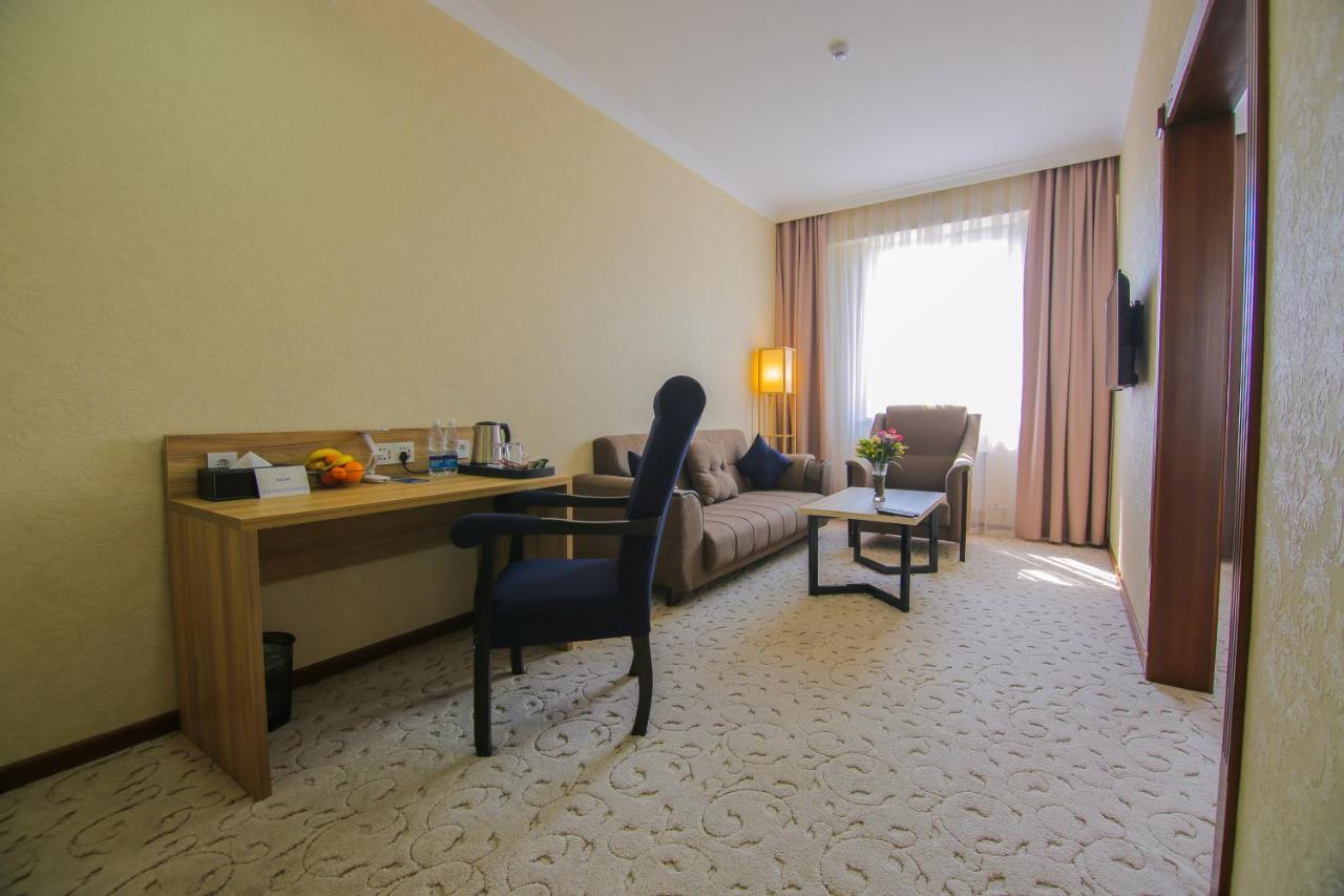 Rayan Hotel 奥什 外观 照片